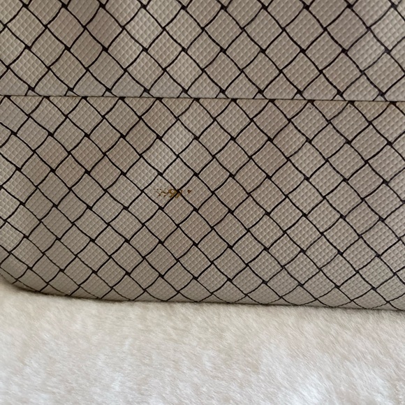 Bottega Veneta Cream Intrecciato Tote with Diamond Pattern - Picture 7 of 12